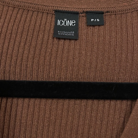 Brown Button Top - Picture 2 of 4